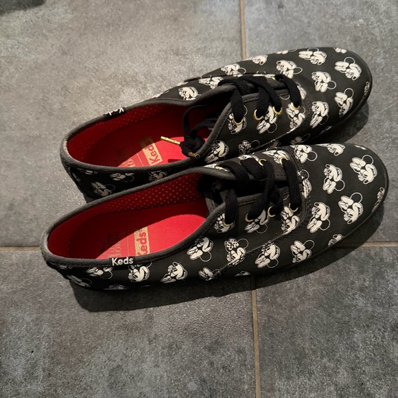 Disney sneakers black with Minnie Mouse - Picture 2 of 5